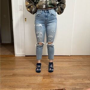 AE77 Light Blue Distressed High-Rise Mom Jean